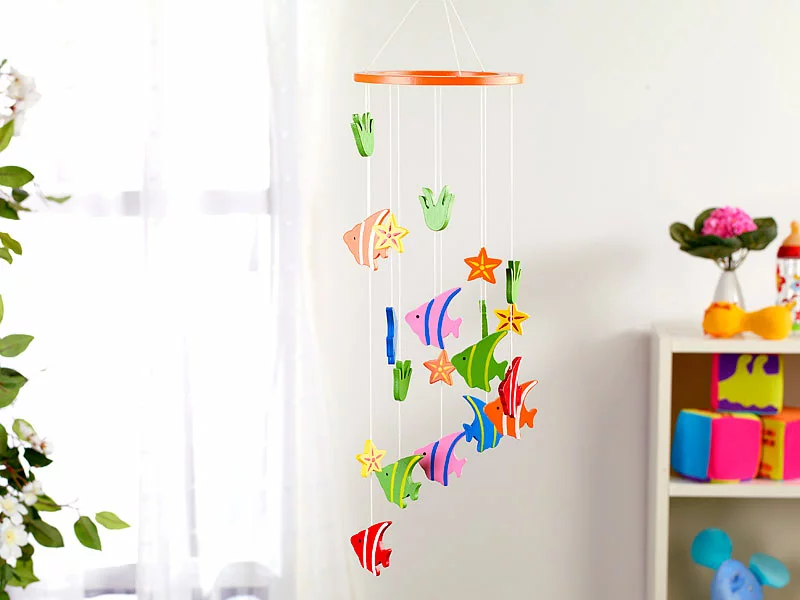 Playtastic Baby Spielzeug:Mobile Mit 20 Leuchtend-bunten Holzfiguren 4 Playtastic Baby Spielzeug:Mobile Mit 20 Leuchtend-bunten Holzfiguren – Bild 2